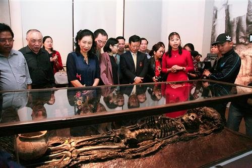  Hiện vật “Mộ cổ Châu Can” niên đại cách ngày nay khoảng 2.300 năm gây ấn tượng đặc biệt với người xem